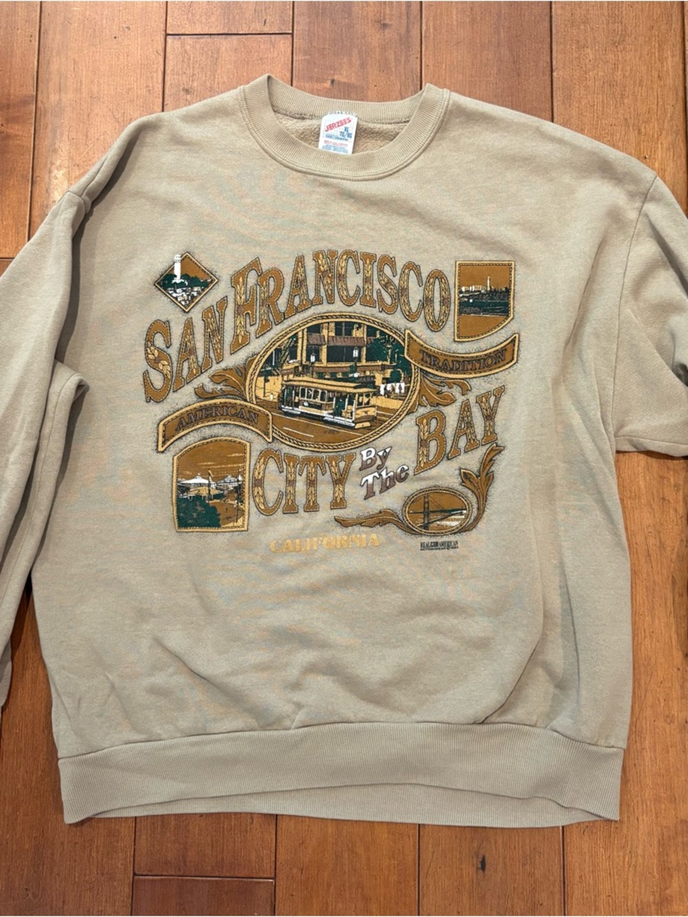 Vintage San Francisco City By The Bay Graphic Crewneck Sweatshirt - Beige
